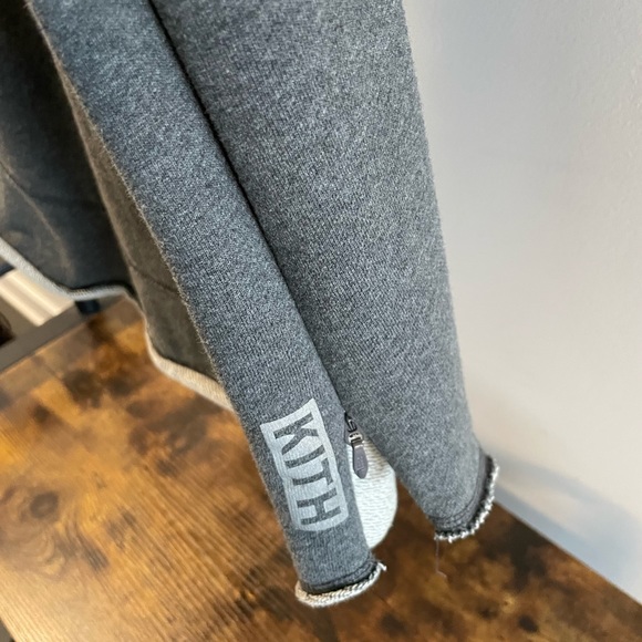 Kith frayed Hoodie. Size: M - Picture 3 of 4